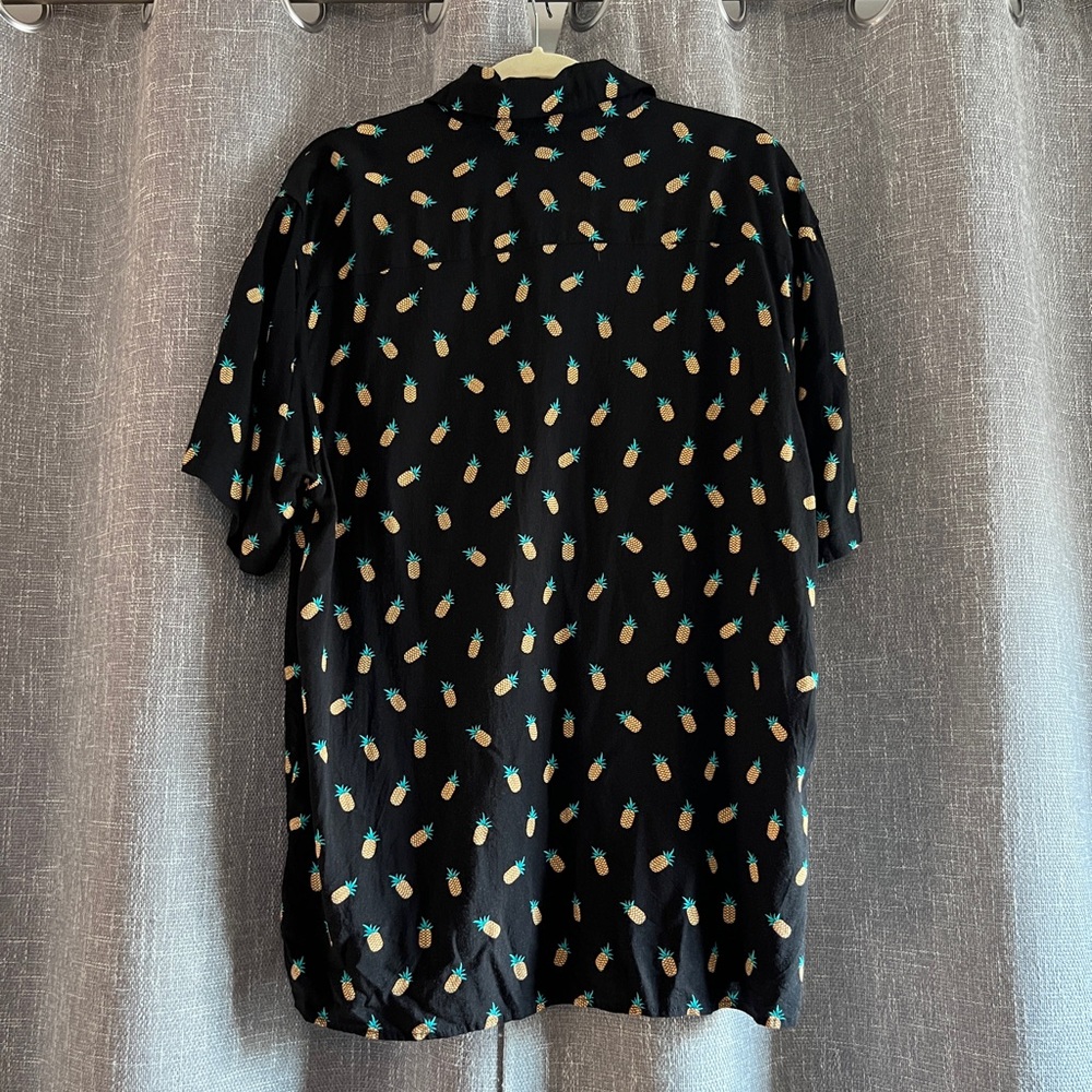 Aurora brand - Men’s short sleeve pineapple print button down shirt - size Large - Picture 8 of 12